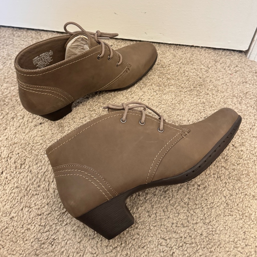 ROCKPORT Womens 7.5 Suede Leather Ankle Boots Booties Lace Up Block Heel - Picture 5 of 12